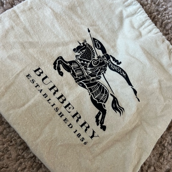 Burberry Crossbody/Wristlet with Straps! - Picture 10 of 14